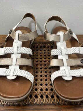Size 9 Rockport Cobb Hill Coastal Comfort Boho Chic Rubey T-Strap White Sandal